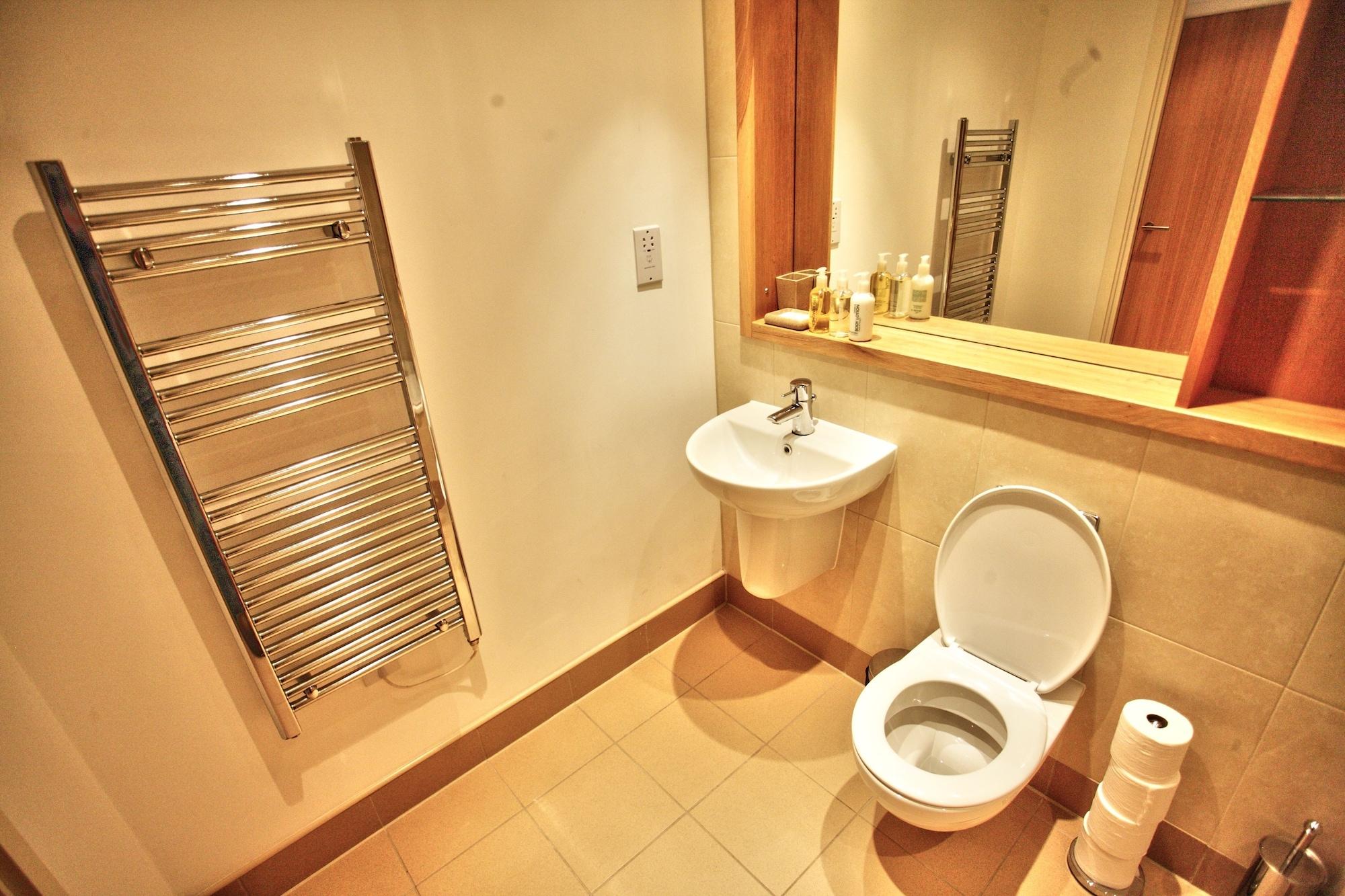 Quay Apartments Leeds Лийдс Екстериор снимка